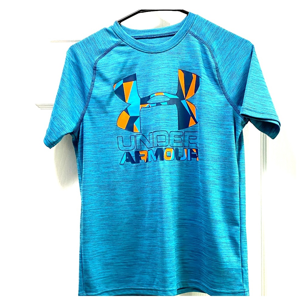 Under Armour kids T-shit 💙🙍‍♂️